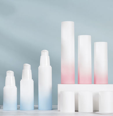 Good price Замороженный безвоздушный лосьон распыляет пластиковый косметический градиент 50g 3.3*14.5cm контейнеров онлайн